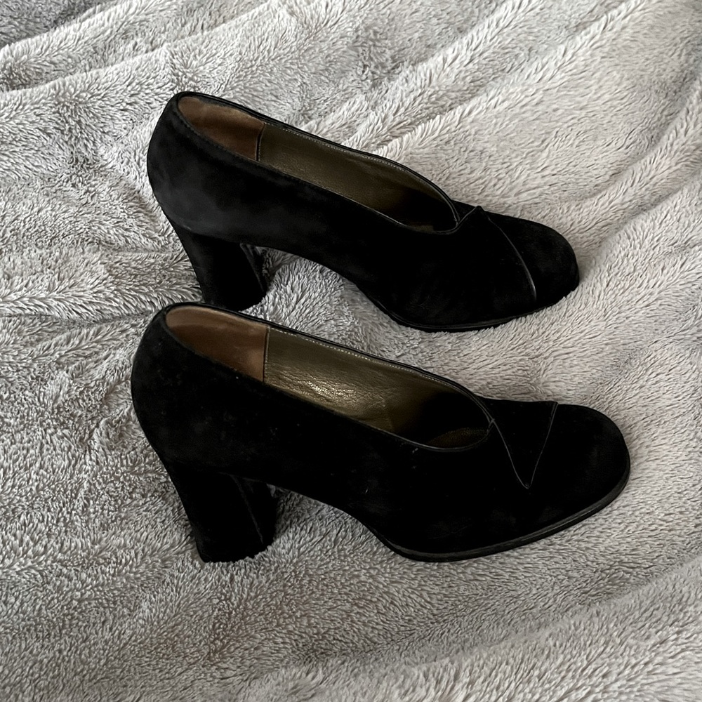 Authentic Vintage Yves Saint Laurent Classic Leather Heels